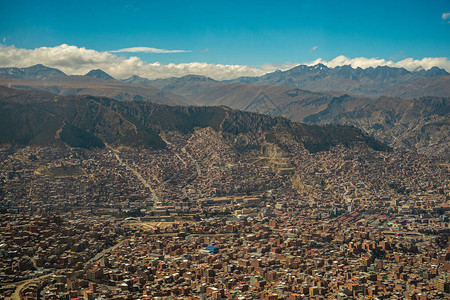从天空看到的玻利维亚埃尔阿托拉巴斯市图片