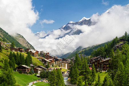 瑞士著名城市采尔马特位于瑞士意大利边境高山运动中心附近的山谷中图片