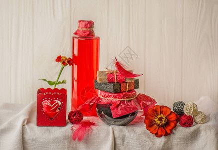 用于在玻璃罐中进行家庭整体皮肤清洗的手工制玫瑰水图片