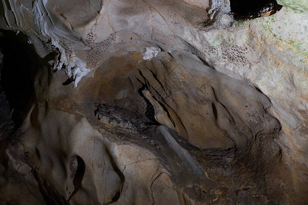 是塞尔维亚探索时间最长的洞穴图片