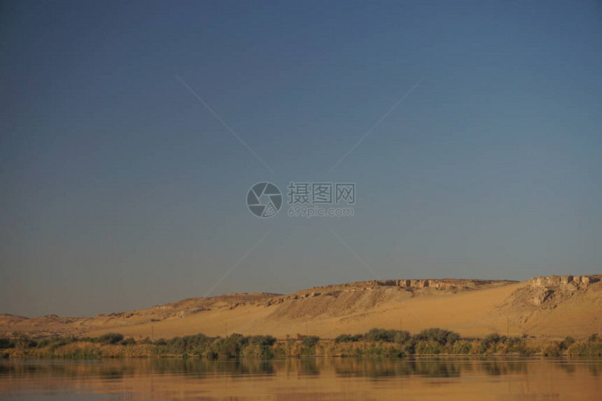 埃及阿斯旺尼罗河西岸图片