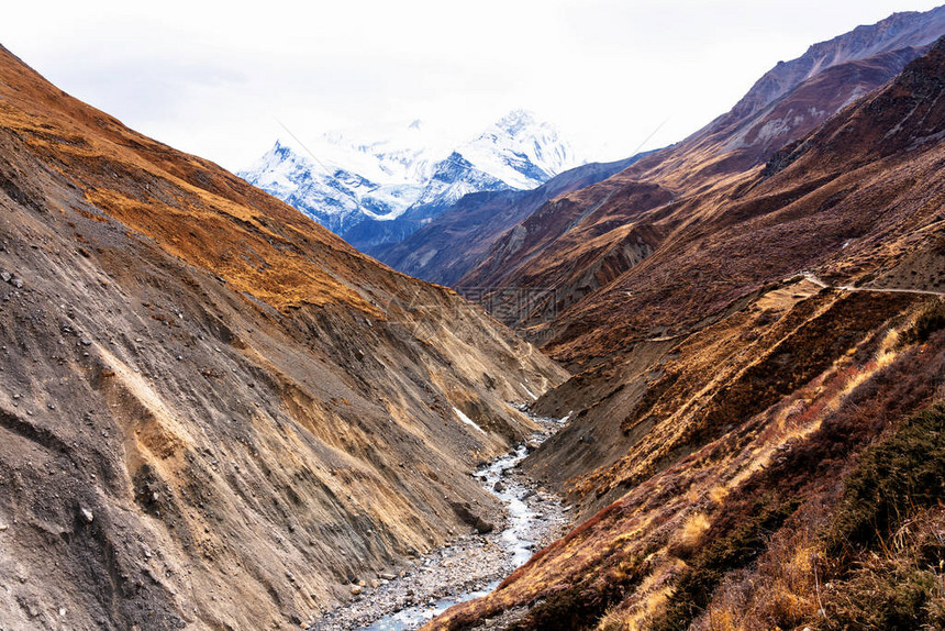 尼泊尔旅游景点路线AnnapurnaCirectricTrail通往基地营和ShoongLa或ThorungL图片