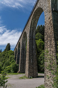 德国布雷特瑙Ravenna峡谷管道老铁路桥的直观景象图片