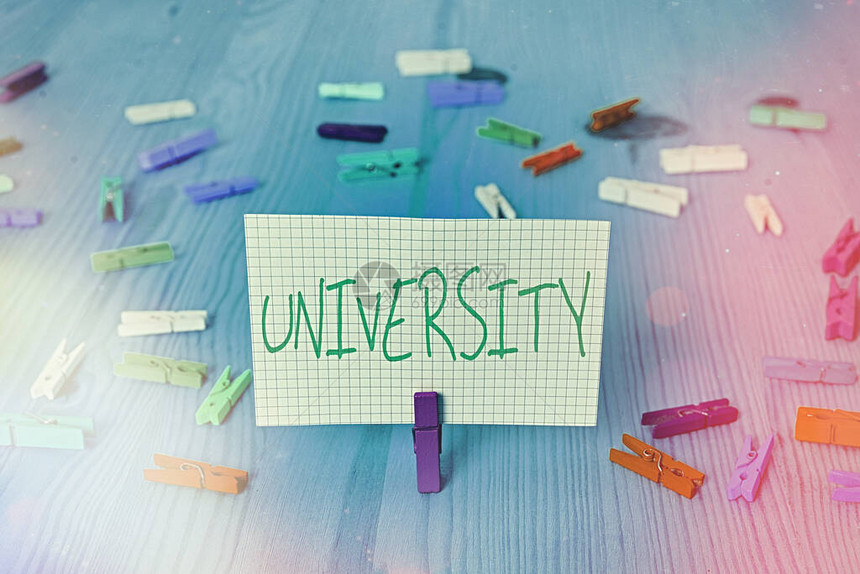 概念手写显示大学概念意义高等教育机构提供教学设施彩色皱褶矩形图片