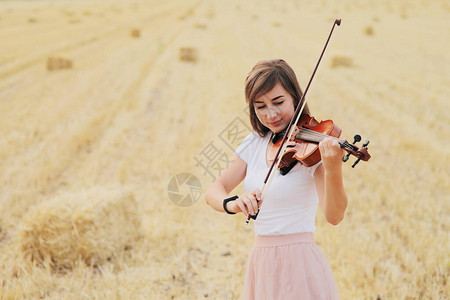 美丽浪漫的女孩图片