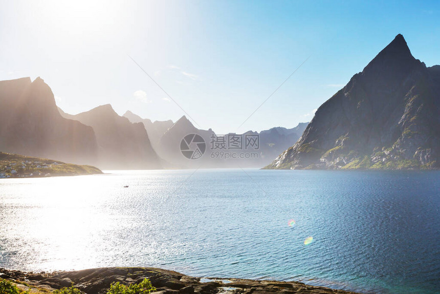 挪威北部洛福顿群岛的美丽景图片
