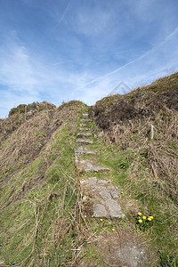 通往山脊的石路背景图片