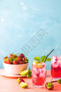 草莓莫吉托鸡尾酒图片