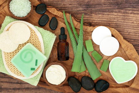 护肤美容护理芦荟以及橄榄木和橡木上的化妆品和水疗产品图片
