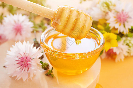 一勺蜂蜜特写图片