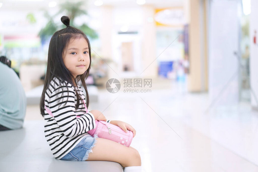 亚洲儿童或小女孩微笑图片