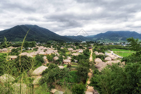 韩国顺天市龙安邑城民俗村景观夏季风节拍摄的著名韩图片