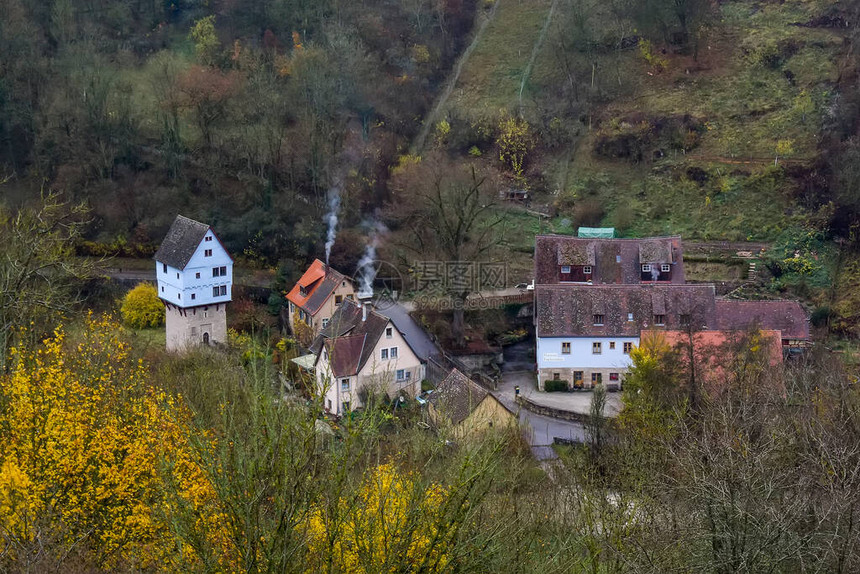 2014年11月在德国巴伐利亚州罗德堡山RothenburgobderTauber的旧城柏格登公园对陶图片