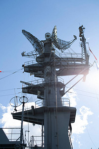 软焦点桅杆战舰的视图避雷器和天线短波和长波数据雷达空中监视海事服图片