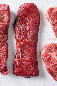 切割有机肉类的原三尖牛排图片