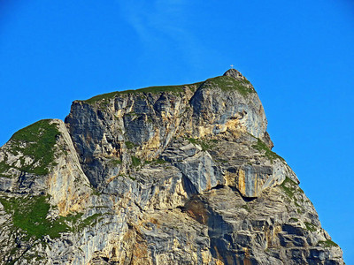 UriAlps山地块中的高山峰Haupt或BruenighauptBrunighaupt图片