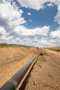 天然气和石油管道的建造管道焊接大管道正在建设图片