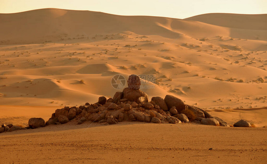 纳米布沙漠出乎意料的岩层形成被称为无图片