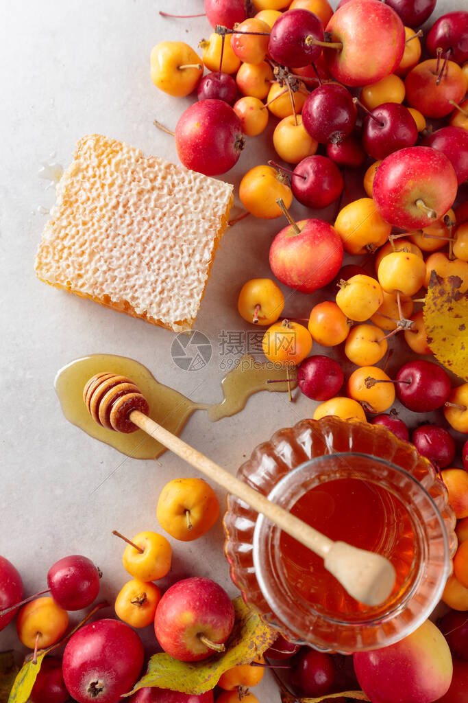 蜂蜜和小苹果健康的有机食品顶视图图片