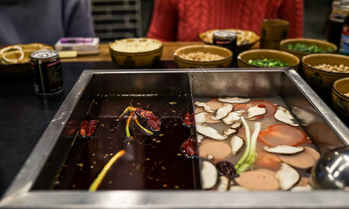 热锅四川传统食物中图片