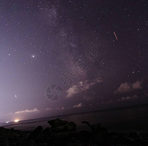 海面上的星空图片