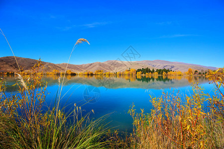 秋季美丽的湖泊图片