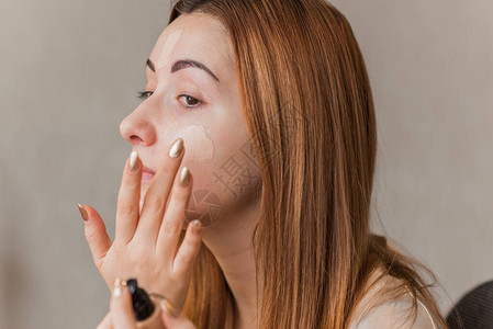 Acne和PasPostacne皮肤疤痕皮肤护理美观概念图片