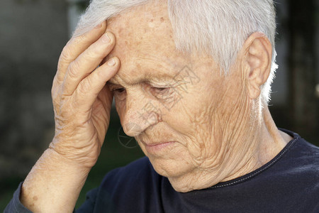头痛抑郁症或阿尔茨海默氏病的症状是脑痛抑郁症图片