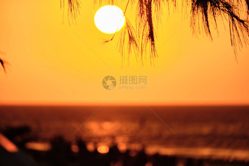 长滩岛的日落图片