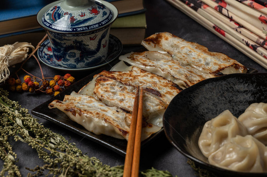 传统中式煎饺图片