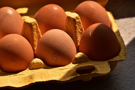 包装里的鸡蛋鸡蛋准备煮鸡蛋图片
