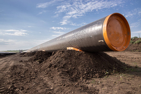 天然气和石油管道建设管道焊接在一起大型管图片