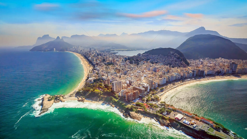 巴西里约热内卢著名的科帕卡巴纳海滩和伊帕内马海图片