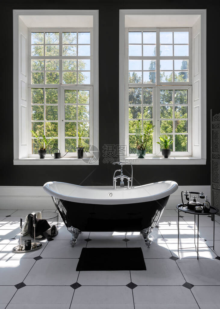 现代公寓浴室现代室内设计的垂直照片图片