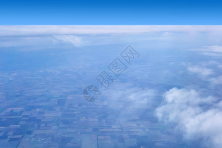 从客机飞行的高度图片