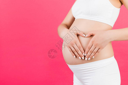 近距离的孕妇腹部图片