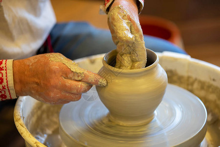 工匠之手制作陶罐制作粘土制品图片