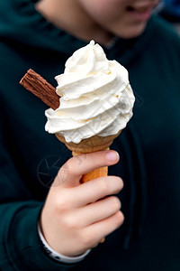 软香草冰淇淋和巧克图片