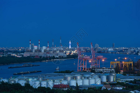 泰国曼谷港城市进出口业务和物流中的北榄观测塔和工业厂河流图片