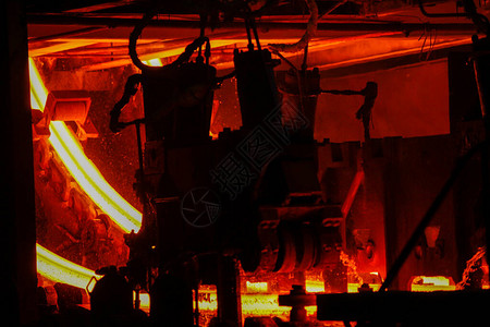 冶金厂切炬时的钢板冶金生产重工业工程图片