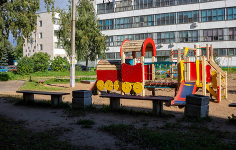 公园儿童户外活动概念中图片