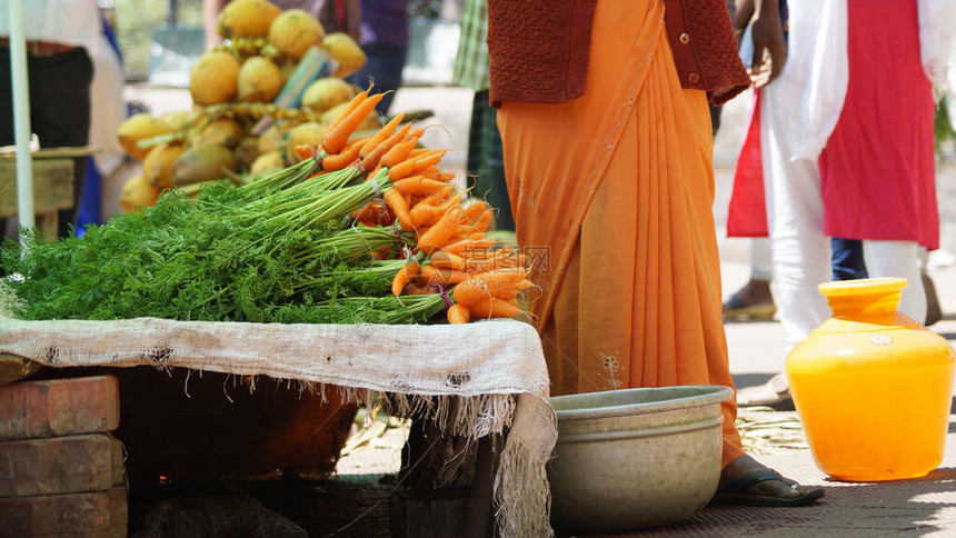 印度市场摊位上的新鲜蔬菜图片