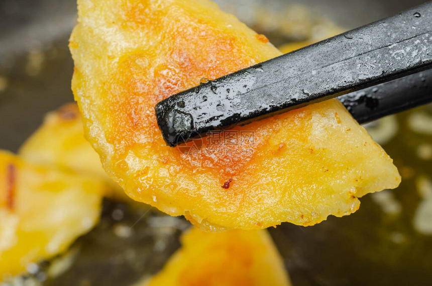关闭自制黄油煎饺子传统东欧菜图片