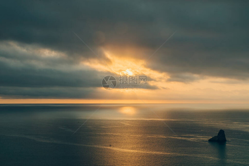 布拉瓦海岸的日落图片