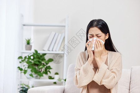 病毒性心肌炎居家女性鼻炎过敏打喷嚏背景