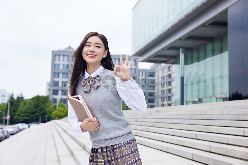 穿校服的美女学生图片