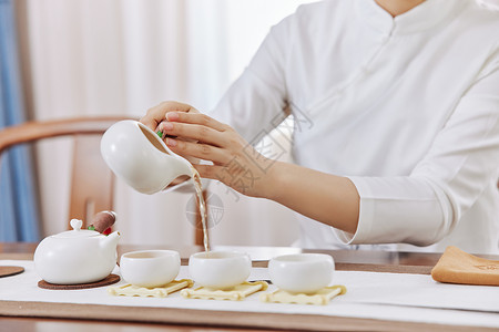 女性茶艺师沏茶泡茶特写高清图片