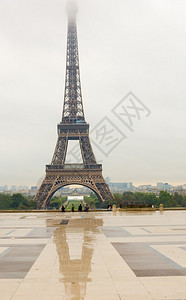 巴黎秋天从特罗卡德罗来的埃菲尔铁塔图片