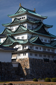 日本蓝天下名古屋城图片