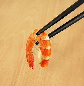 带筷子的皇家虾图片